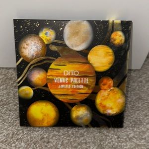 Ditto Venus eyeshadow palette!